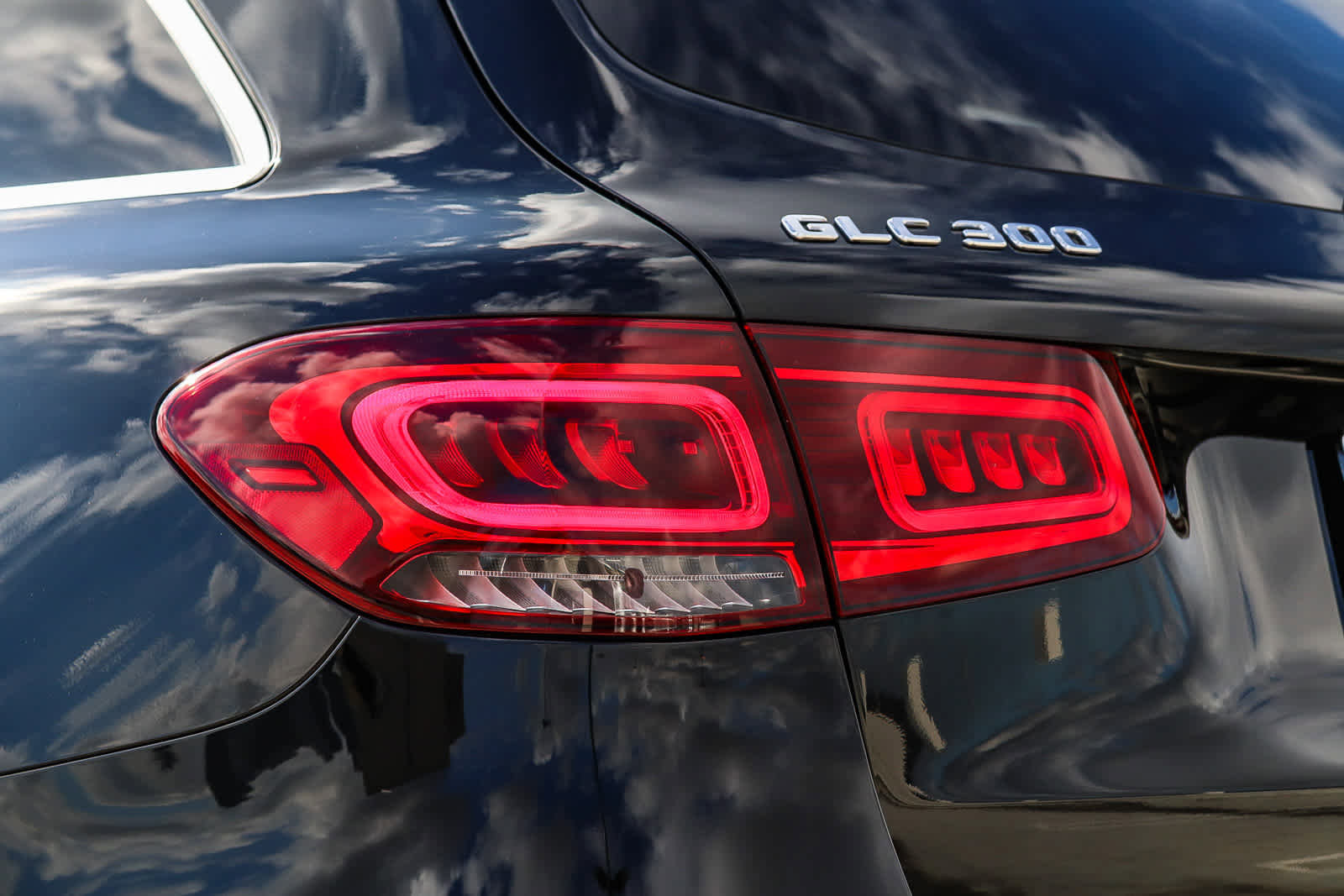 Used 2020 Mercedes-Benz GLC 300 image 12
