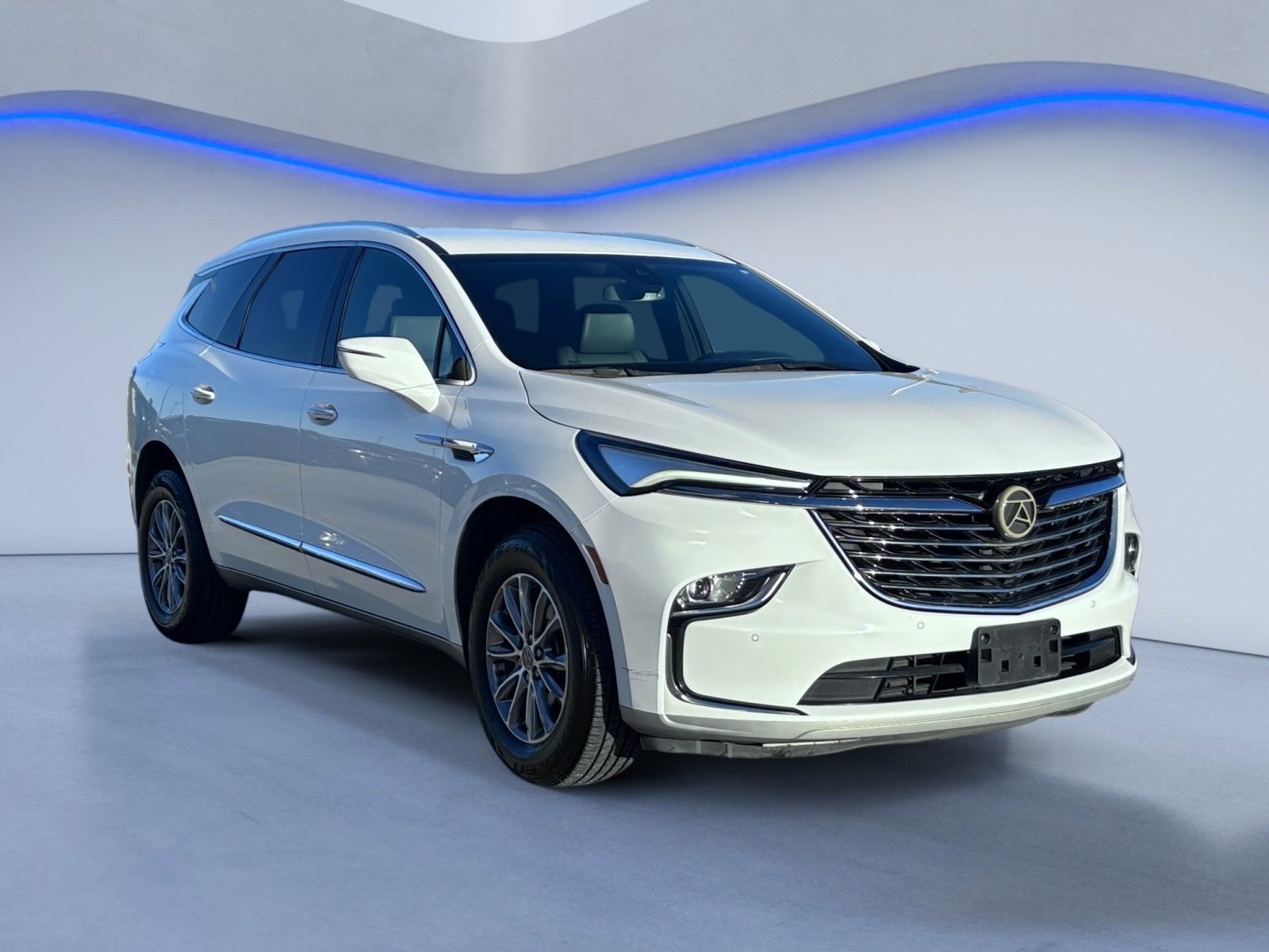 Used 2023 Buick Enclave Essence image 4