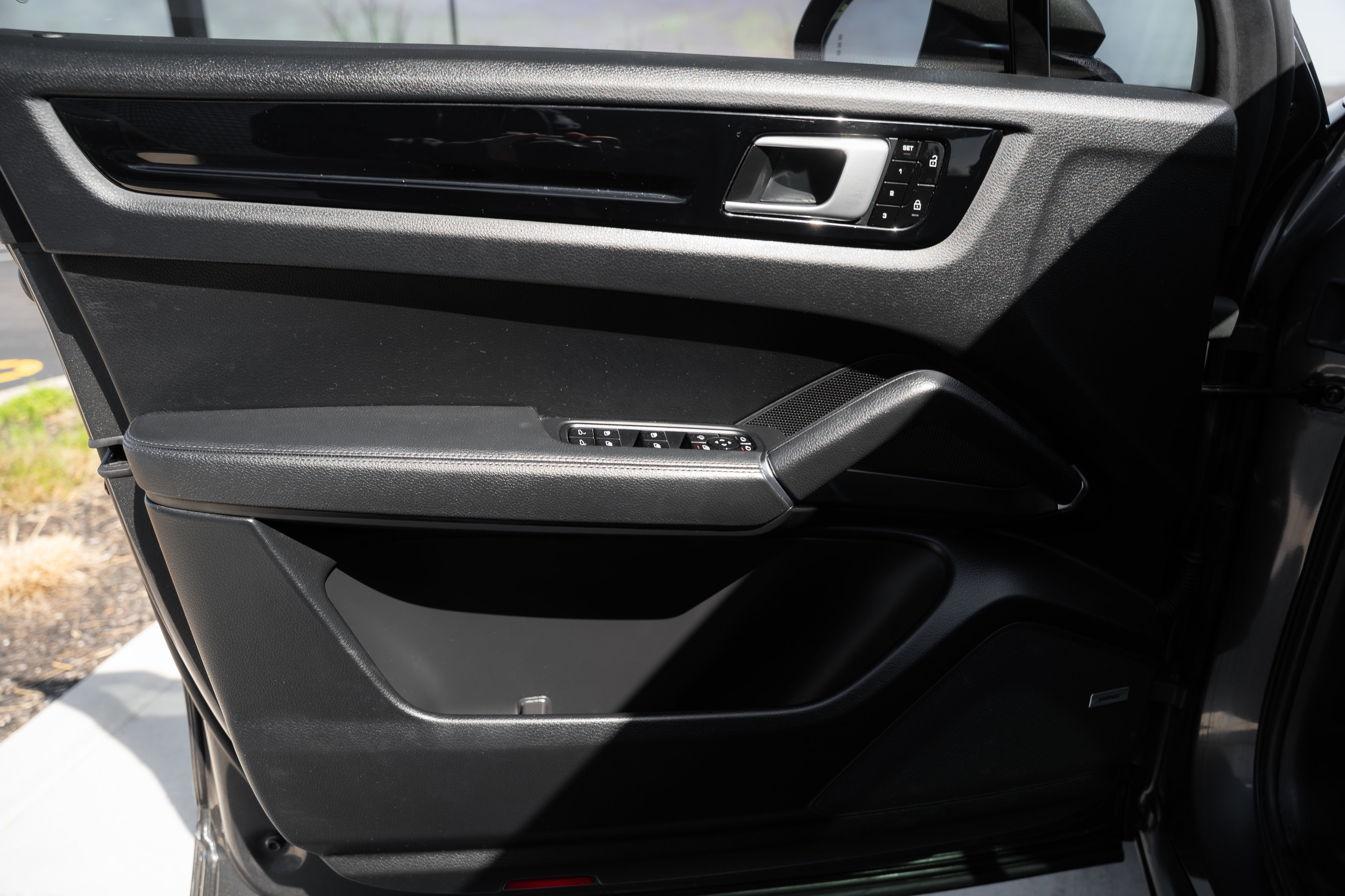 Used 2020 Porsche Cayenne image 21