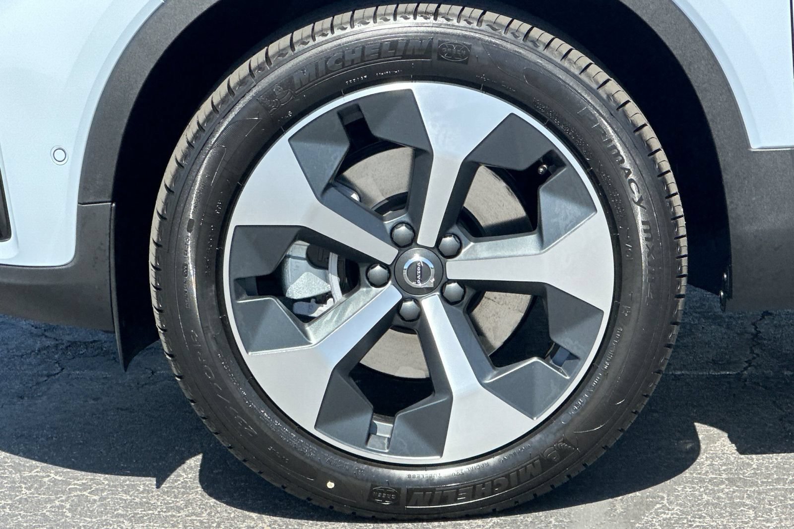 New 2026 Volvo XC40 B5 Plus w/ Climate Package AWD/4WD image 25
