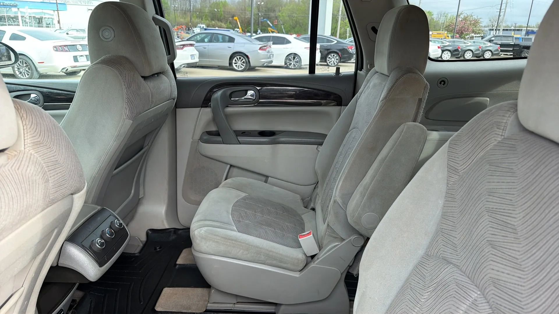 Used 2015 Buick Enclave Convenience FWD image 30