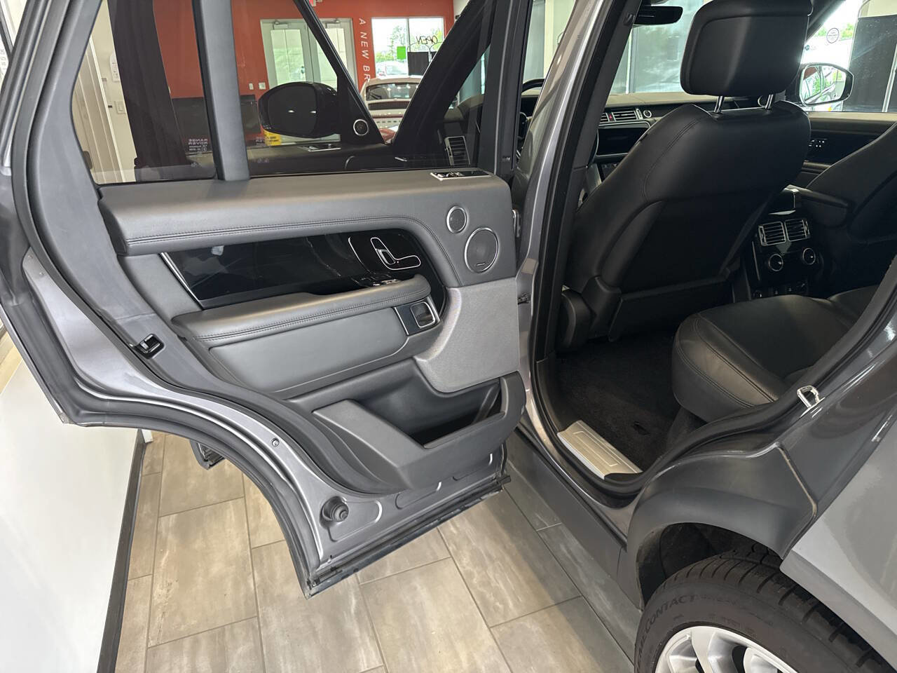 Used 2019 Land Rover Range Rover HSE AWD/4WD image 27