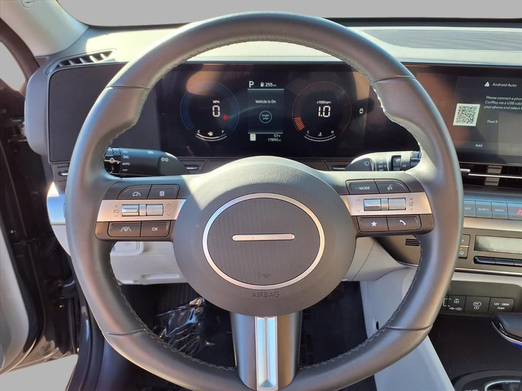 Used 2025 Hyundai Kona SEL image 13