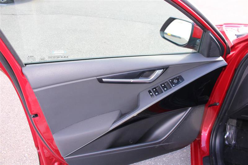 Used 2023 Kia Niro EX image 11