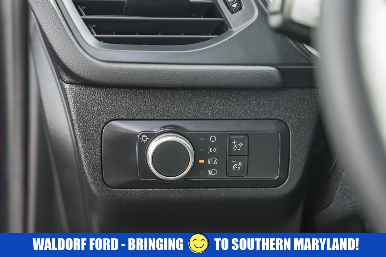 Used 2022 Ford Escape SE w/ SE Sport Appearance Package AWD/4WD image 40