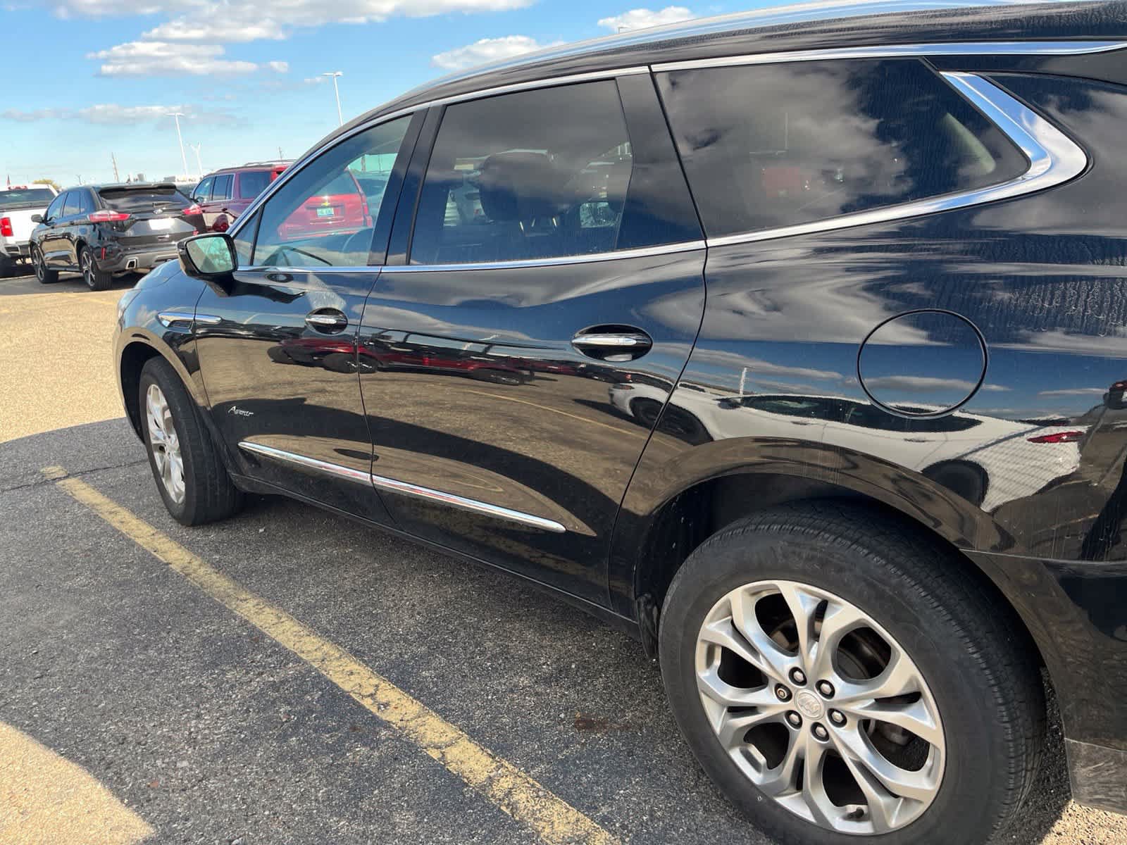 Used 2018 Buick Enclave Avenir FWD image 11
