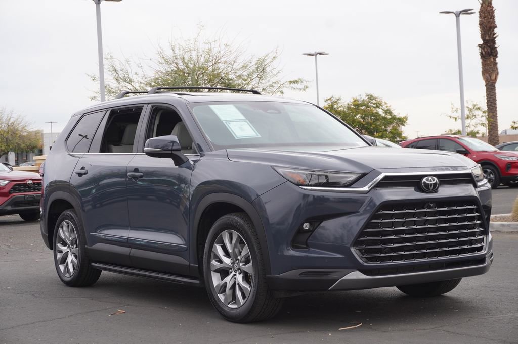 Used 2025 Toyota Grand Highlander FWD image 4