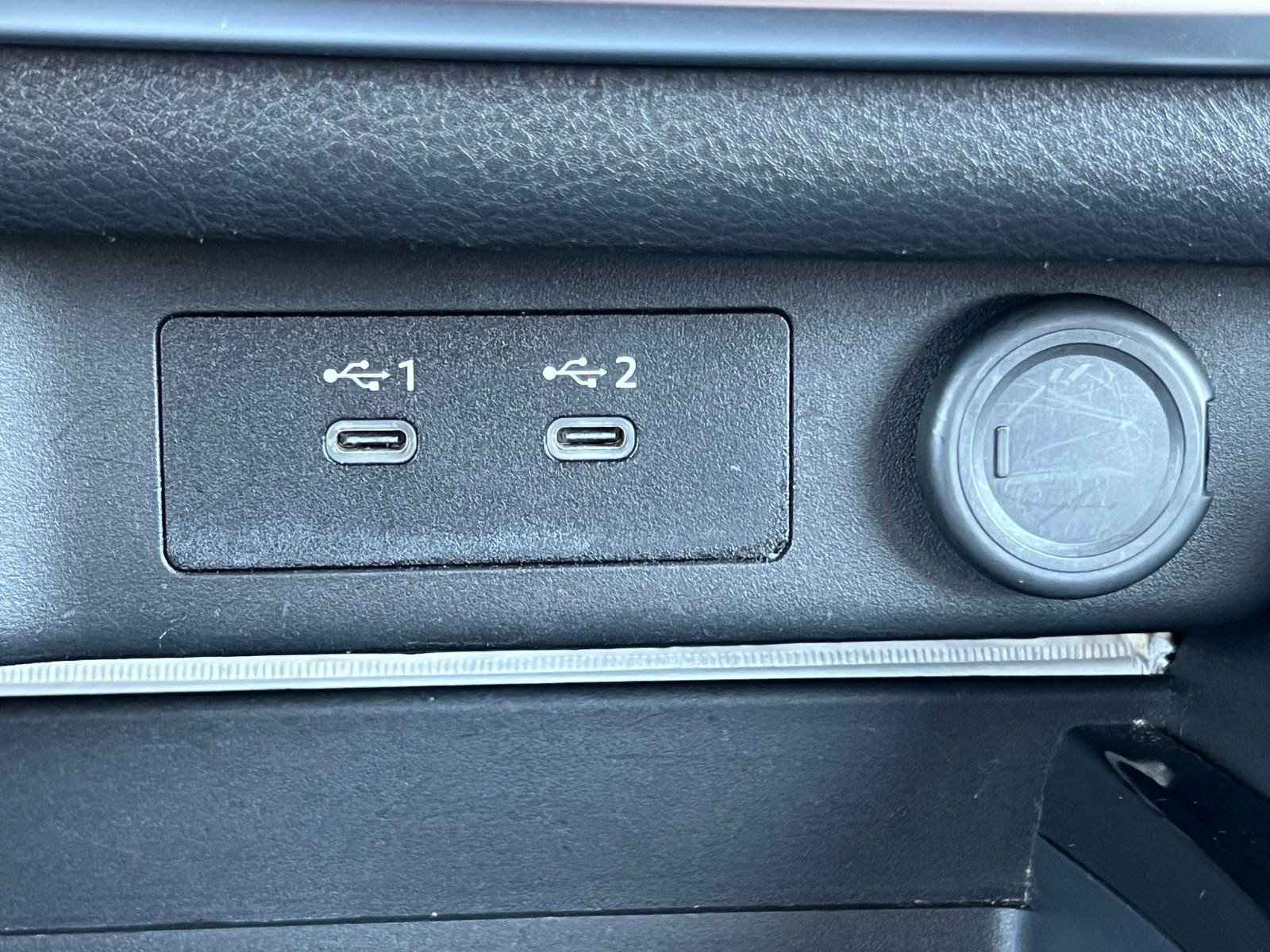 Used 2024 Nissan Rogue SV FWD image 25