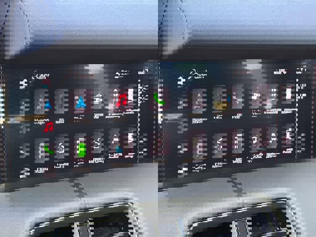 Used 2023 Porsche Taycan w/ Premium Package image 16