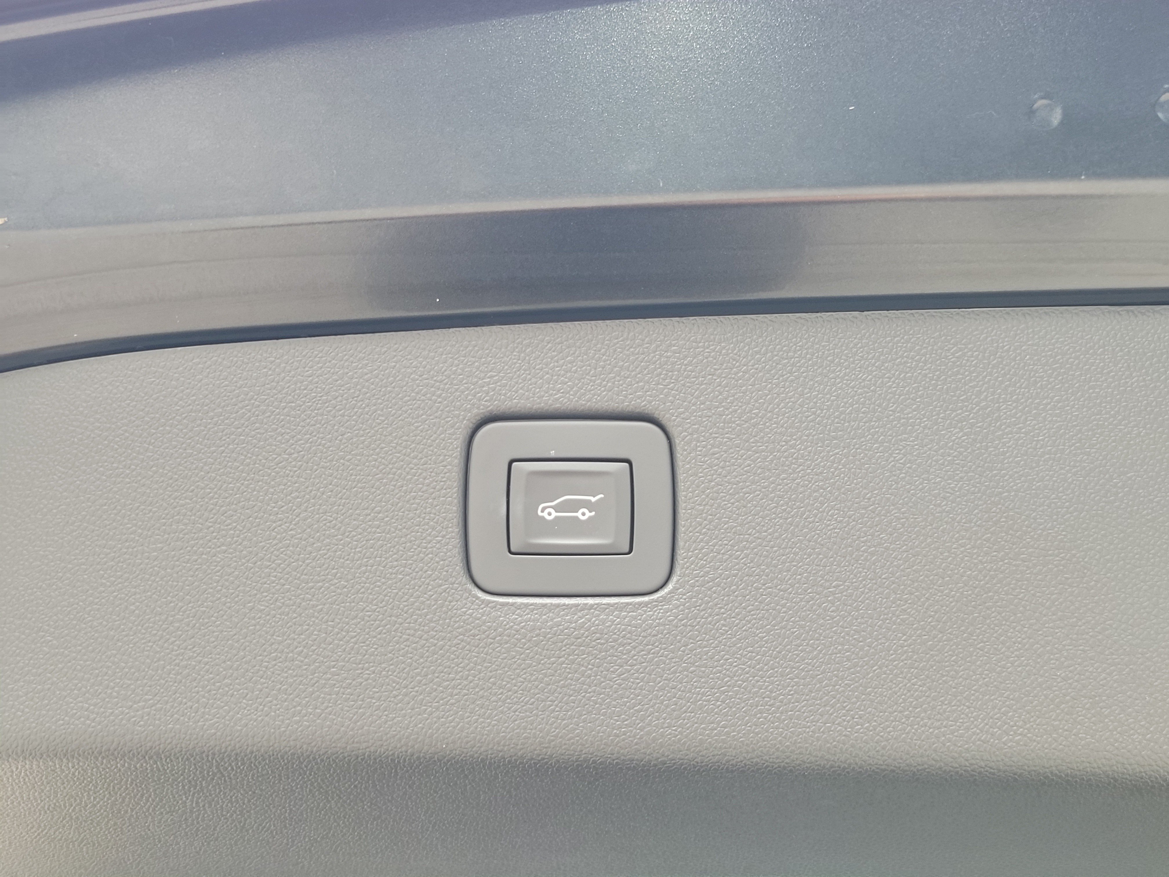 Used 2025 Buick Envista Sport Touring w/ Convenience II Package FWD image 16