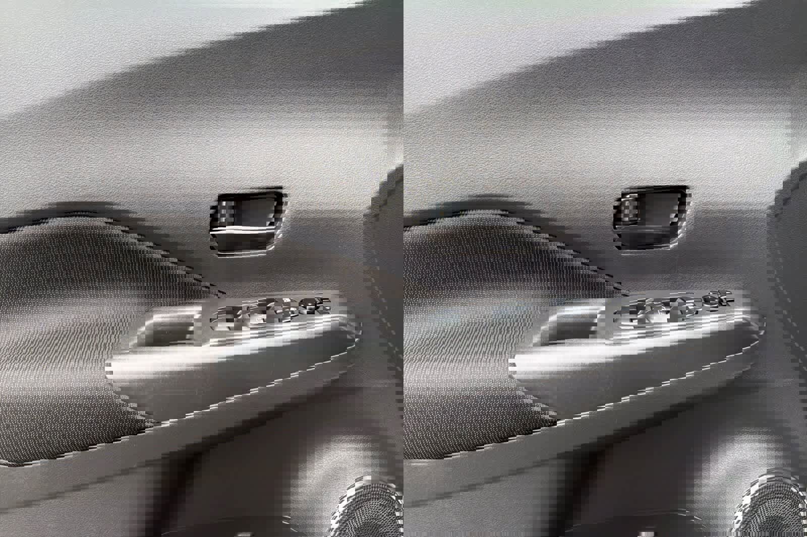 Used 2021 Nissan Kicks S image 14