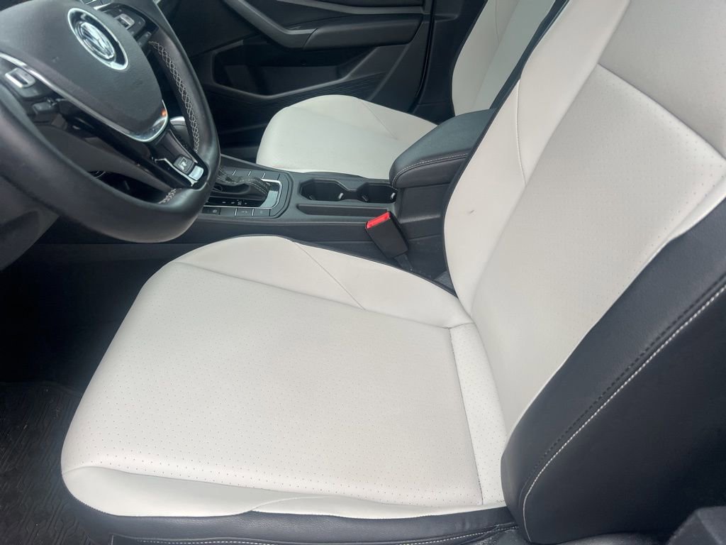 Used 2019 Volkswagen Jetta R-Line w/ R-Line Cold Weather Package FWD image 13