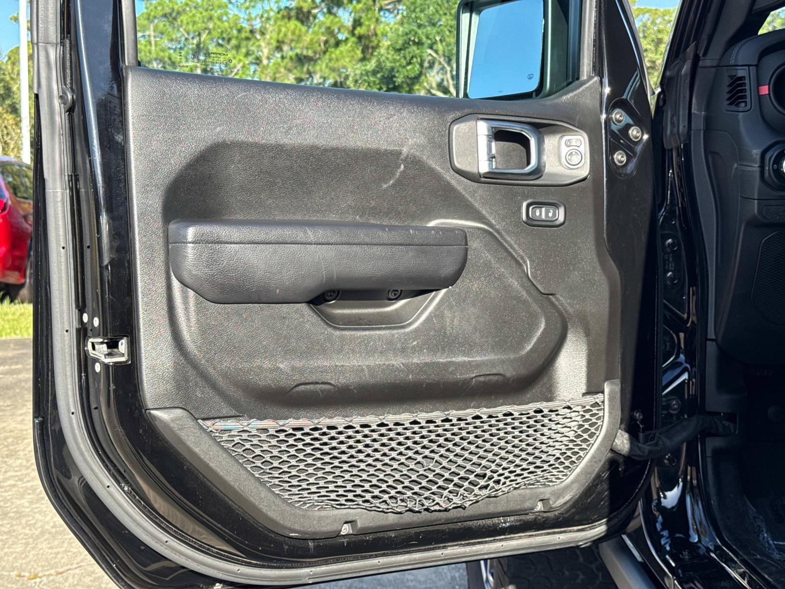 Used 2024 Jeep Wrangler Unlimited Rubicon AWD/4WD image 16