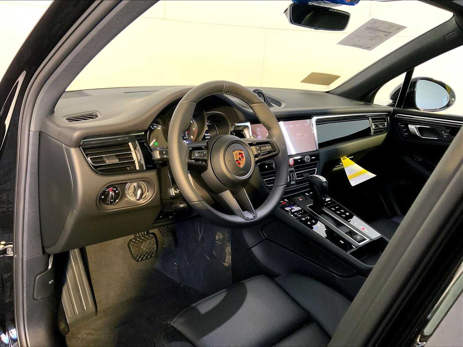 New 2026 Porsche Macan AWD/4WD image 4
