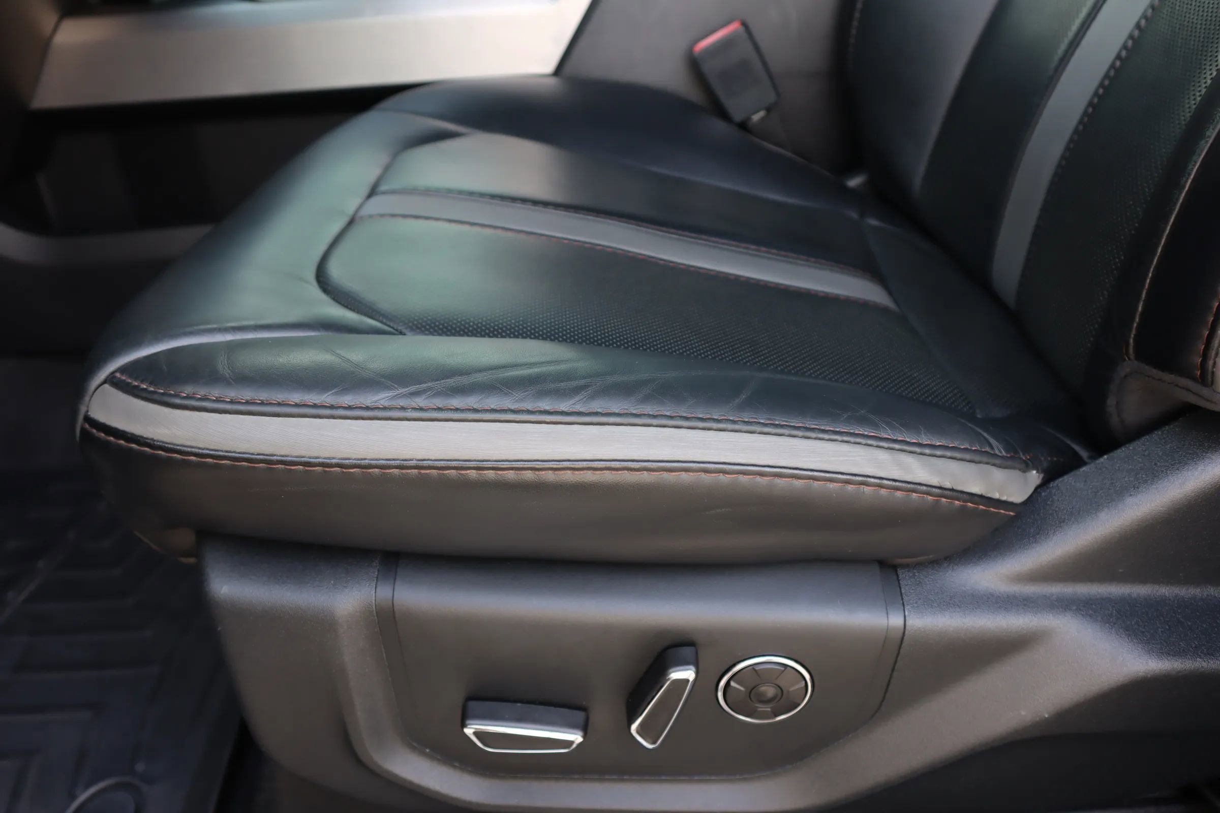 Used 2019 Ford F450 Platinum w/ Platinum Ultimate Package image 24