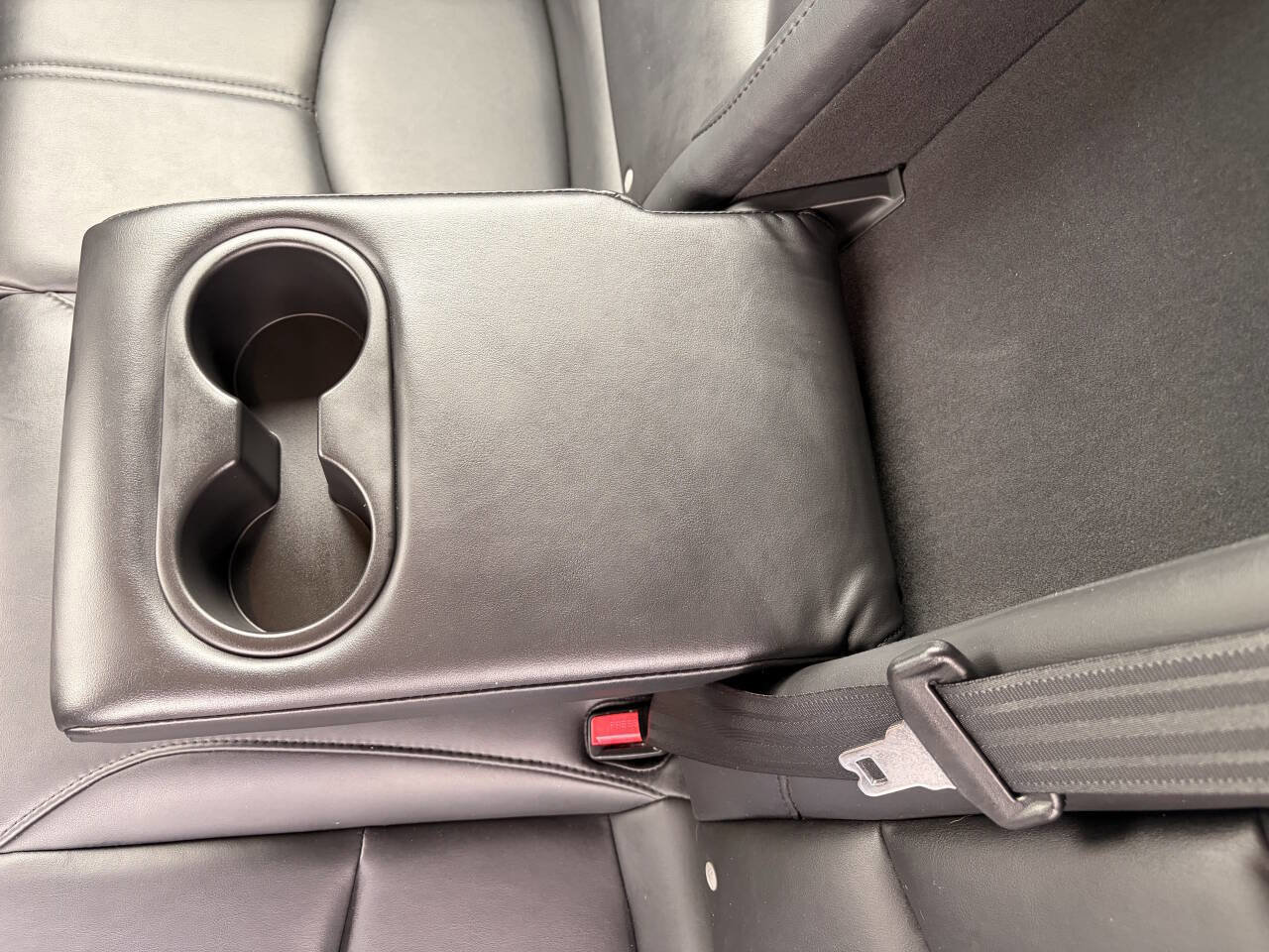 Used 2018 MAZDA MAZDA3 Touring FWD image 18