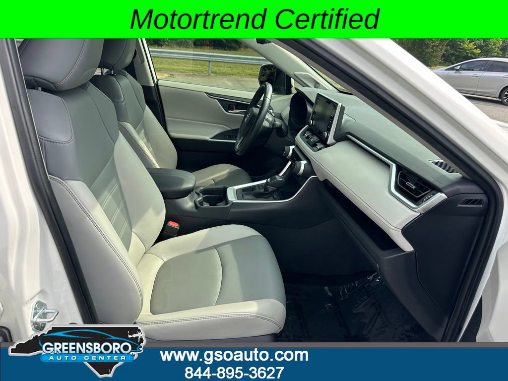 Used 2019 Toyota RAV4 XLE Premium AWD/4WD image 18