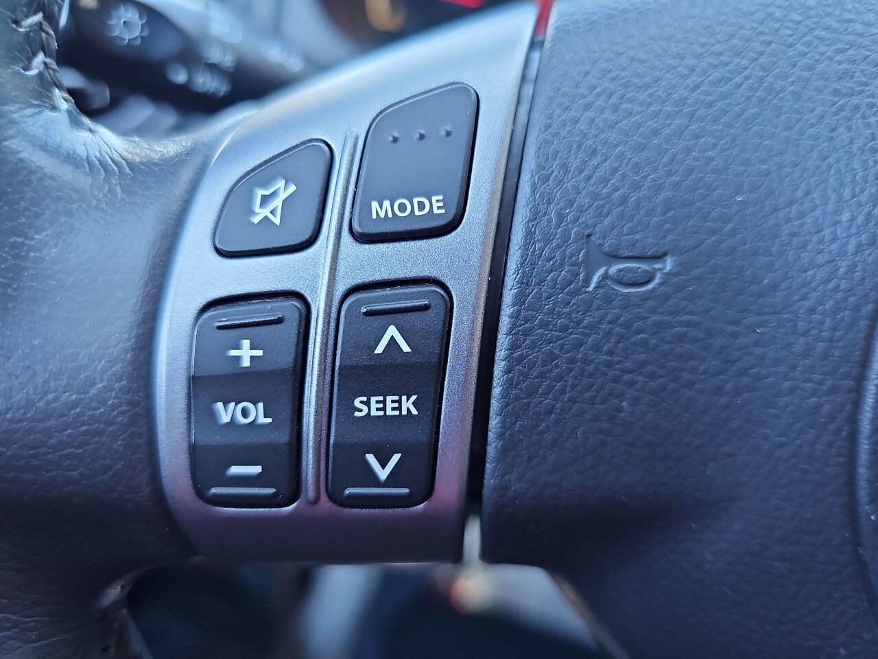 Used 2011 Suzuki SX4 Premium image 14