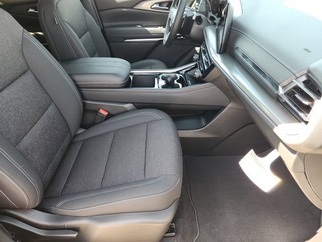 New 2027 Chevrolet Traverse LT FWD image 15
