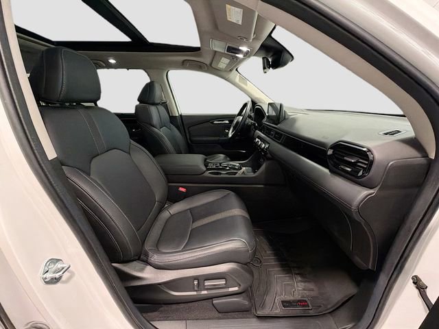 Used 2025 Honda Pilot Touring image 25