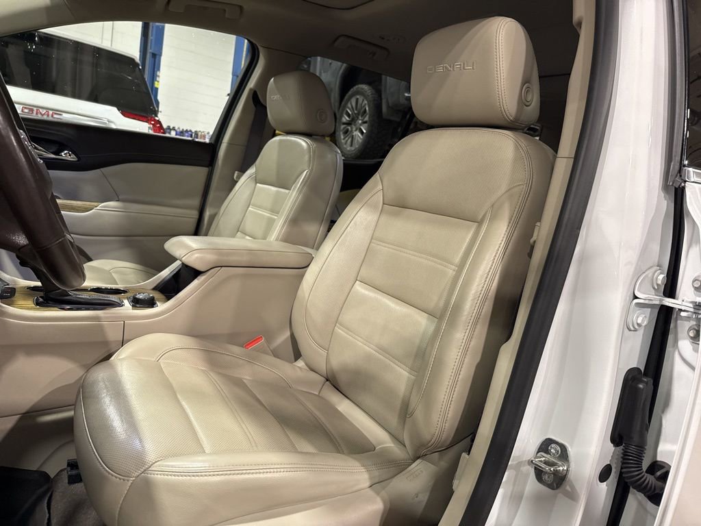 Used 2019 GMC Acadia Denali w/ Technology Package image 16
