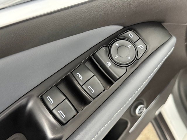 Used 2020 Buick Enclave Essence w/ Sound and Sites Package image 9