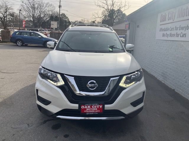 Used 2017 Nissan Rogue SV w/ SV Premium Package image 2
