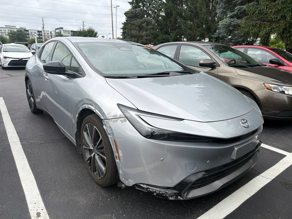 Used 2023 Toyota Prius XLE AWD/4WD image 4