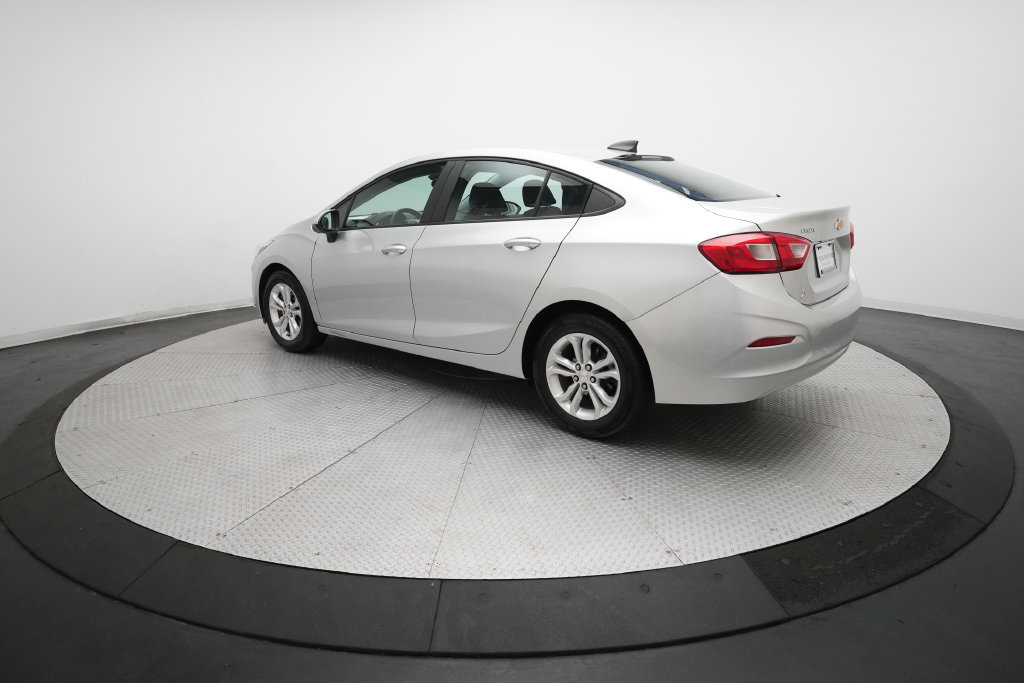 Used 2019 Chevrolet Cruze LS w/ LS Convenience Package FWD image 3