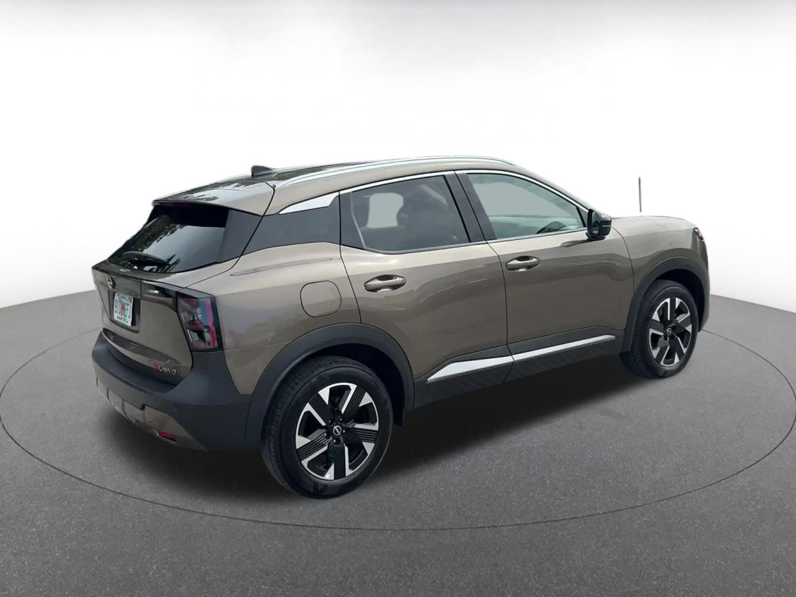 Used 2026 Nissan Kicks SR AWD/4WD image 14