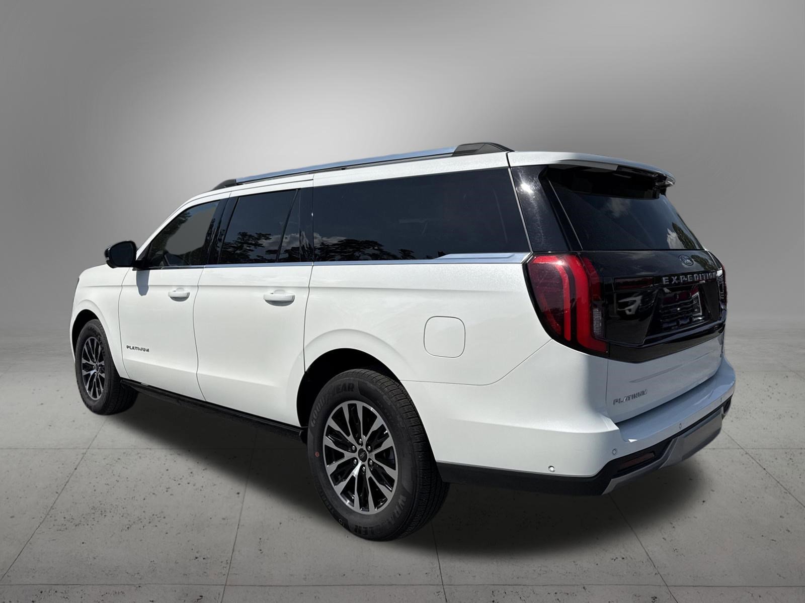 Used 2025 Ford Expedition Max Platinum image 3
