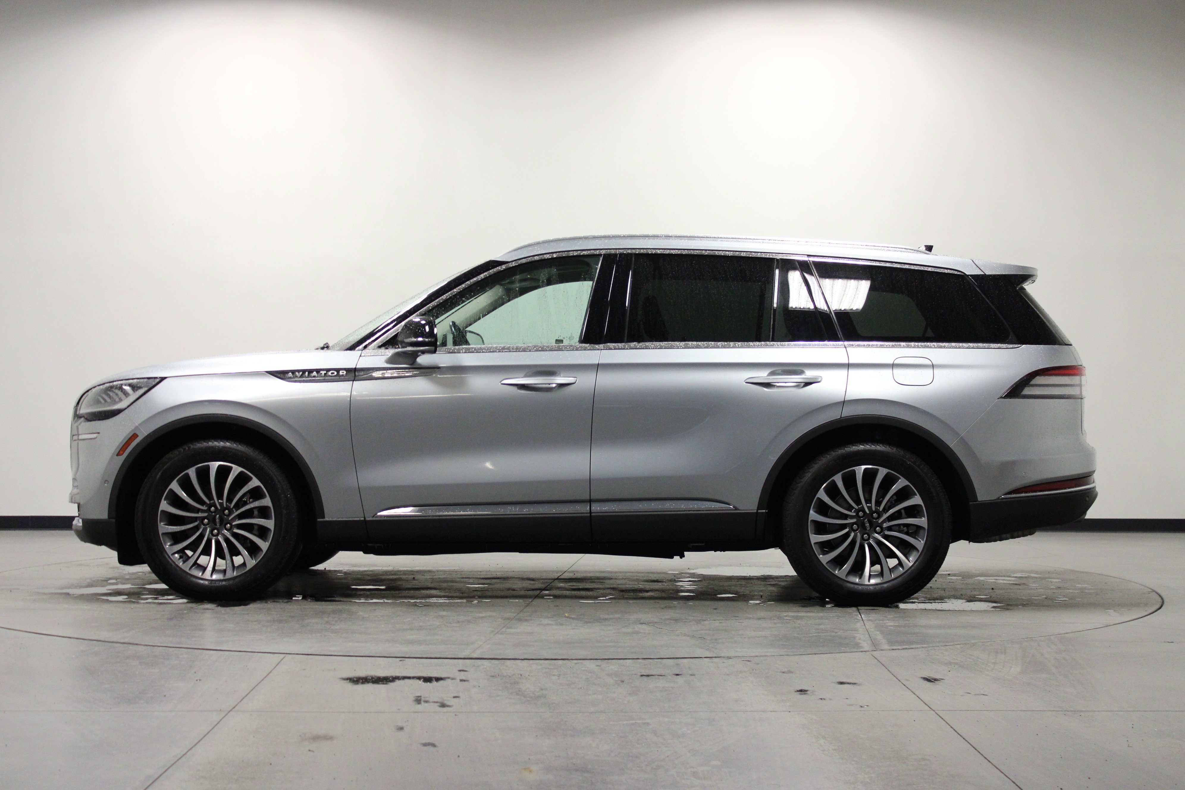 Used 2022 Lincoln Aviator Reserve w/ Equipment Group 201A image 7