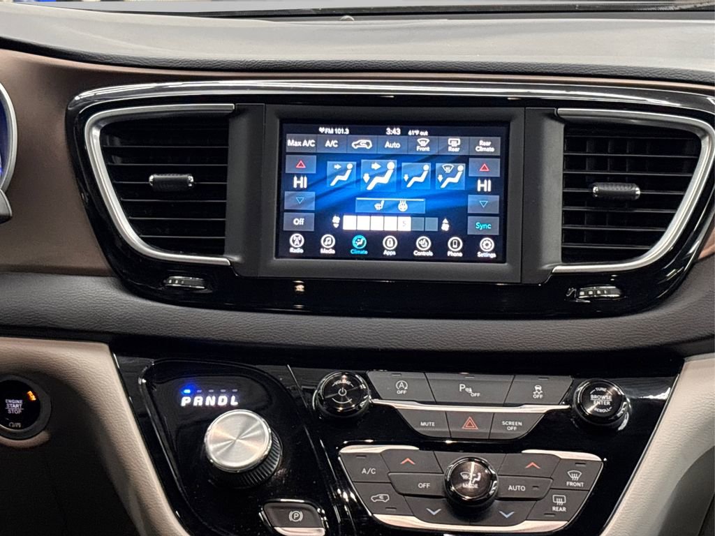 Used 2019 Chrysler Pacifica Touring-L image 20