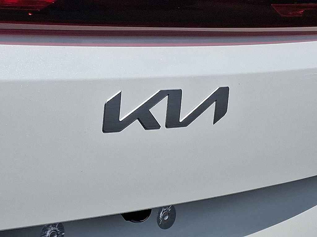 New 2026 Kia Carnival EX image 9