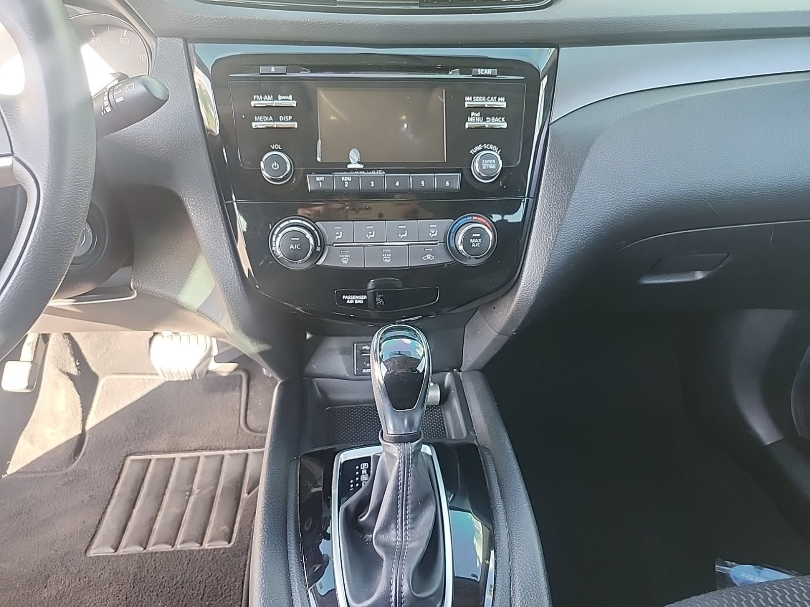 Used 2017 Nissan Rogue Sport S w/ S Appearance Package FWD image 16