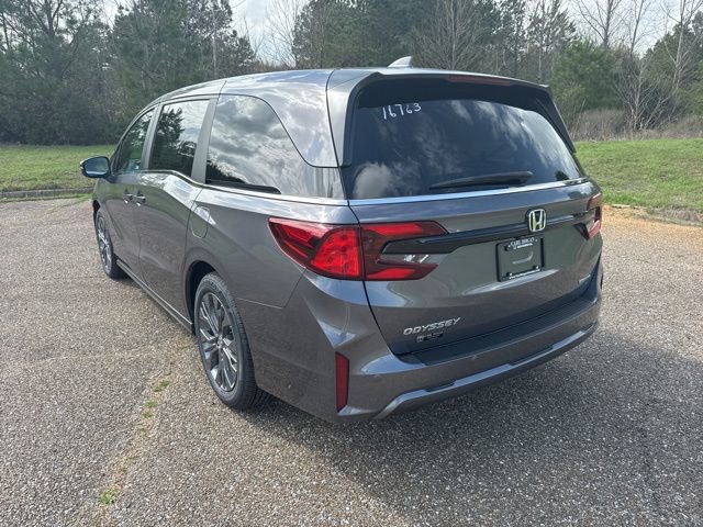New 2026 Honda Odyssey Touring image 4