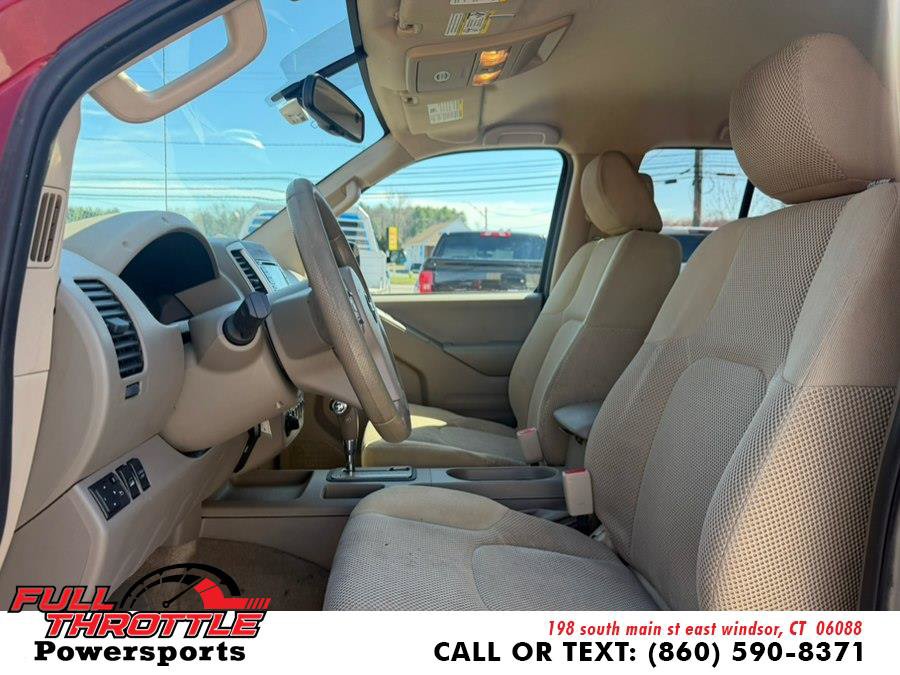 Used 2015 Nissan Frontier SV w/ SV Value Truck Package AWD/4WD image 18
