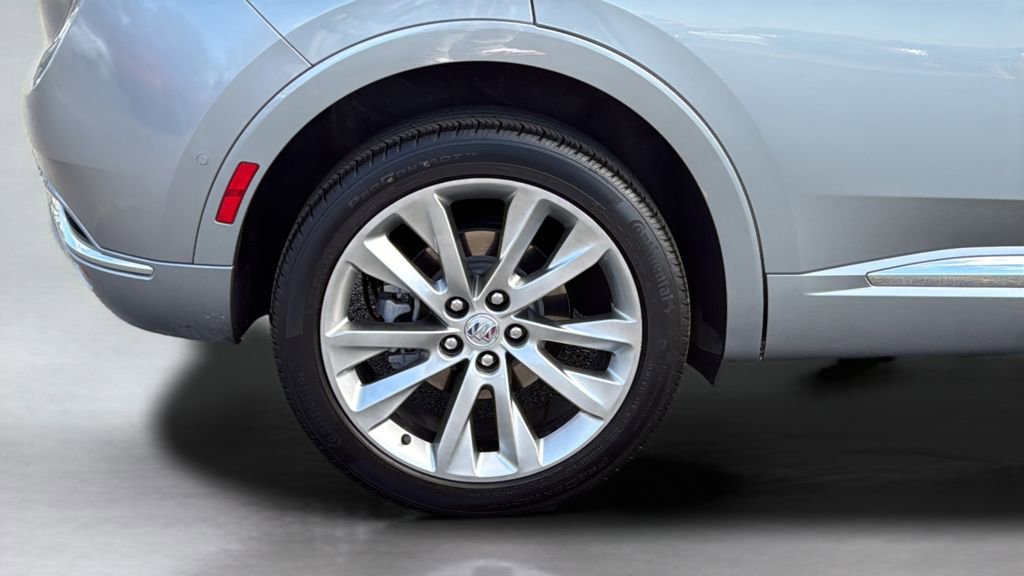 Used 2023 Buick Envision Avenir image 16