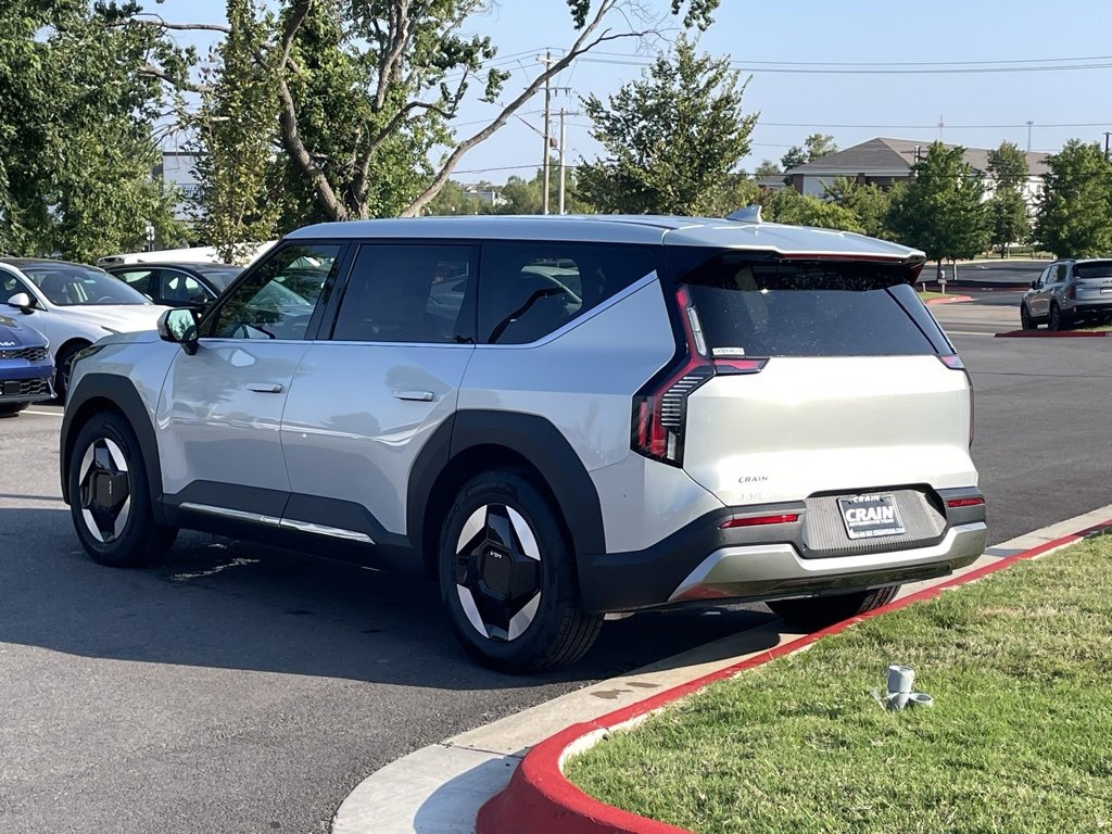 New 2026 Kia EV9 Light image 4
