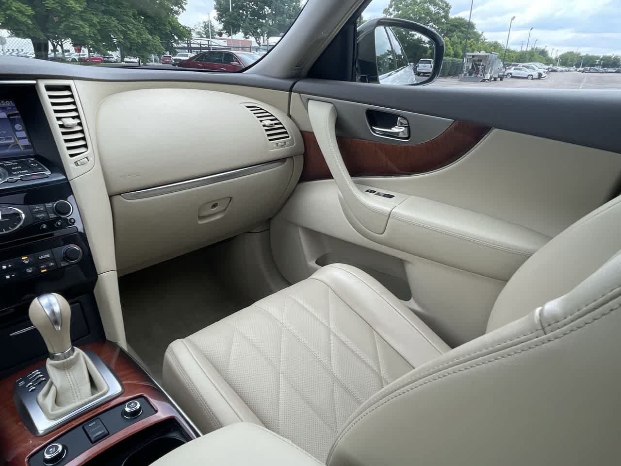 Used 2015 INFINITI QX70 AWD w/ Premium Package image 11