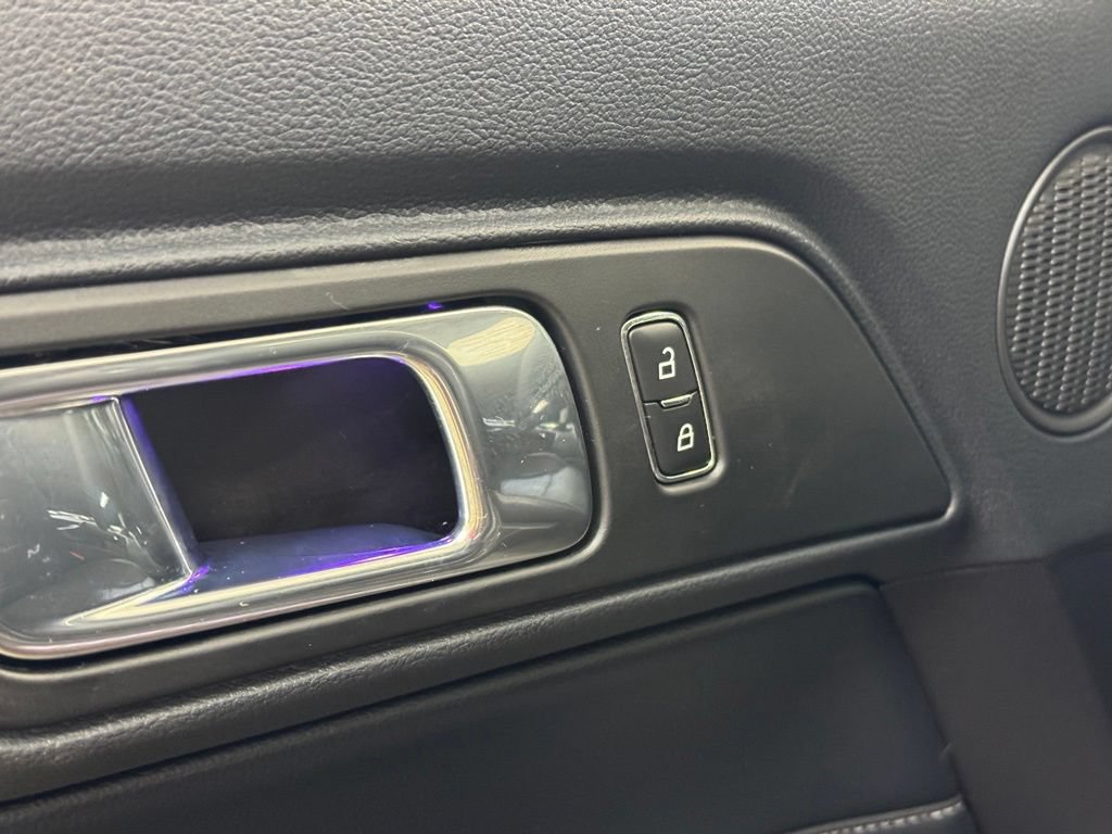 Used 2018 Ford Mustang GT Premium RWD image 10