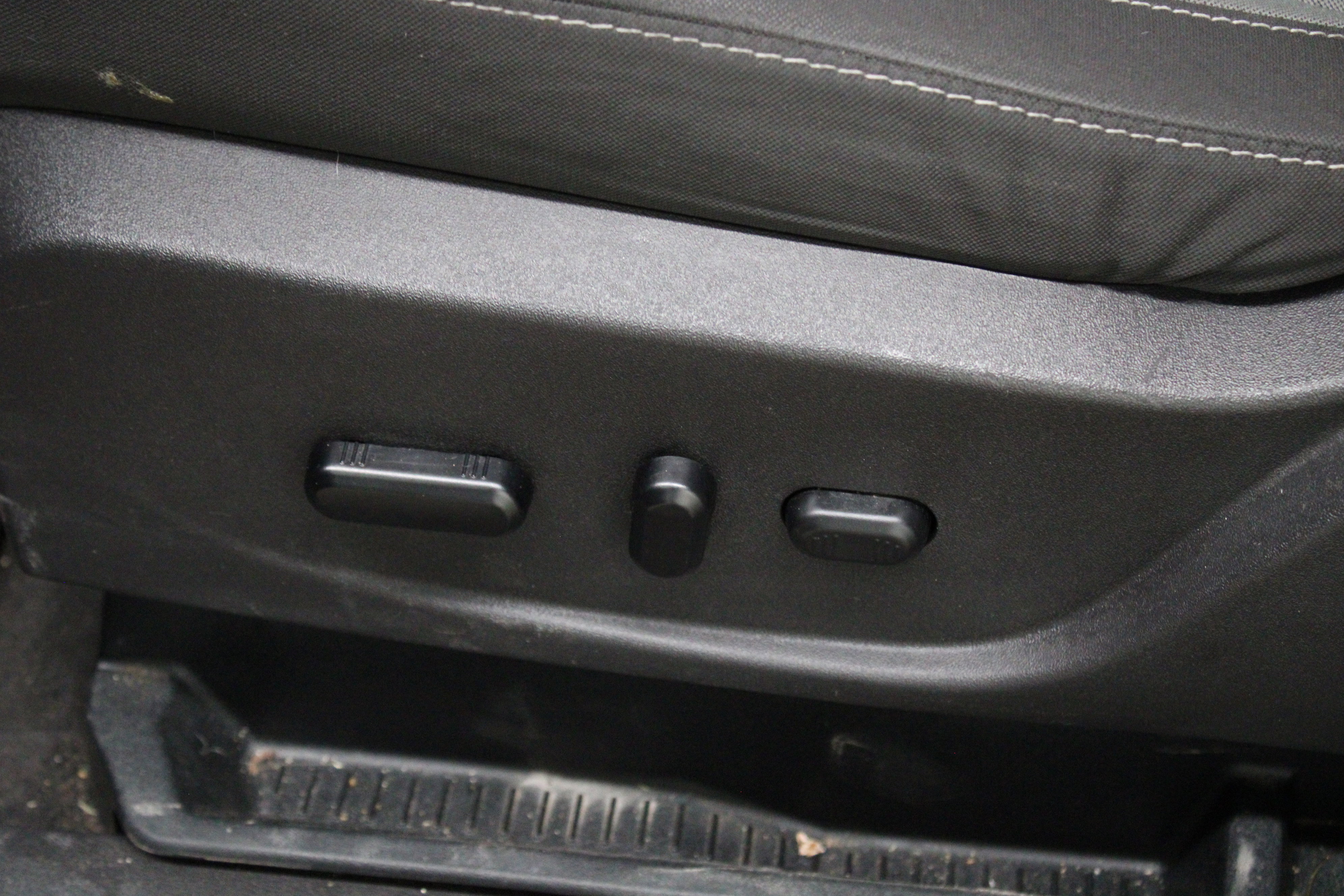 Used 2019 Ford Escape SE image 15