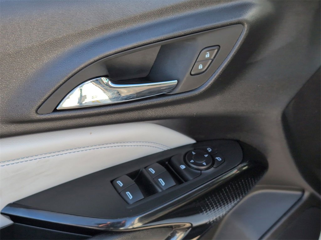 Used 2025 Chevrolet Trax LT w/ LT Convenience Package image 17