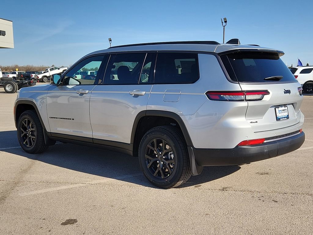 New 2026 Jeep Grand Cherokee L Laredo image 3