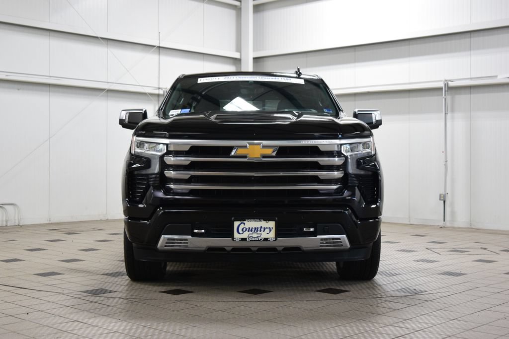 Used 2023 Chevrolet Silverado 1500 High Country w/ High Country Premium Package AWD/4WD image 2