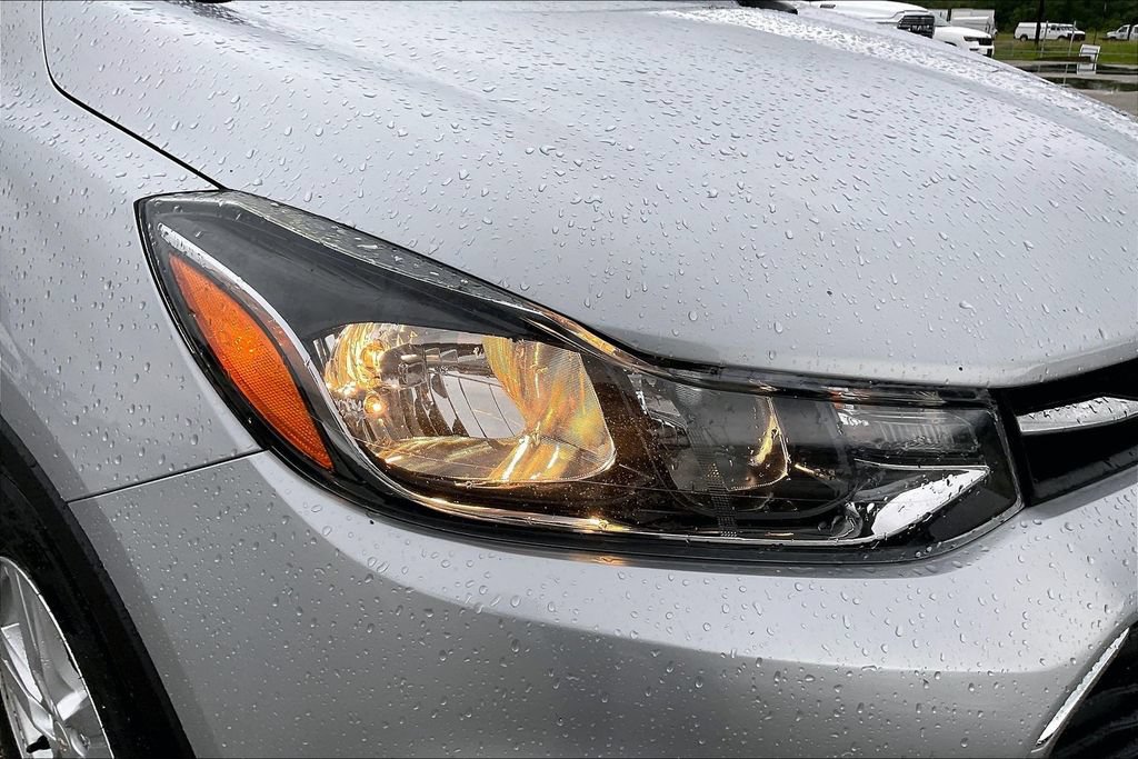 Used 2022 Chevrolet Trax LS w/ Tint and Cruise Package FWD image 33