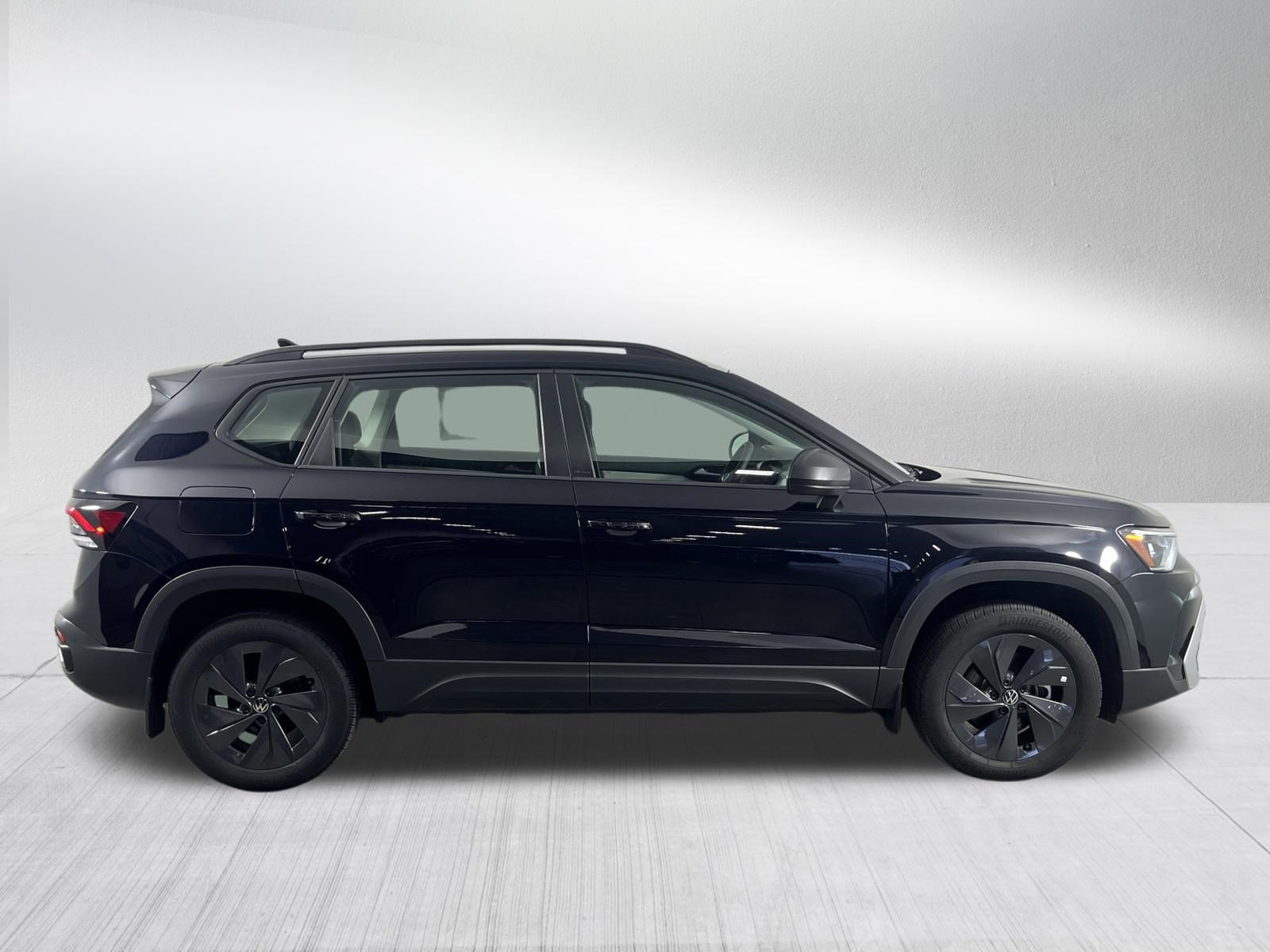 Certified 2025 Volkswagen Taos S FWD image 8