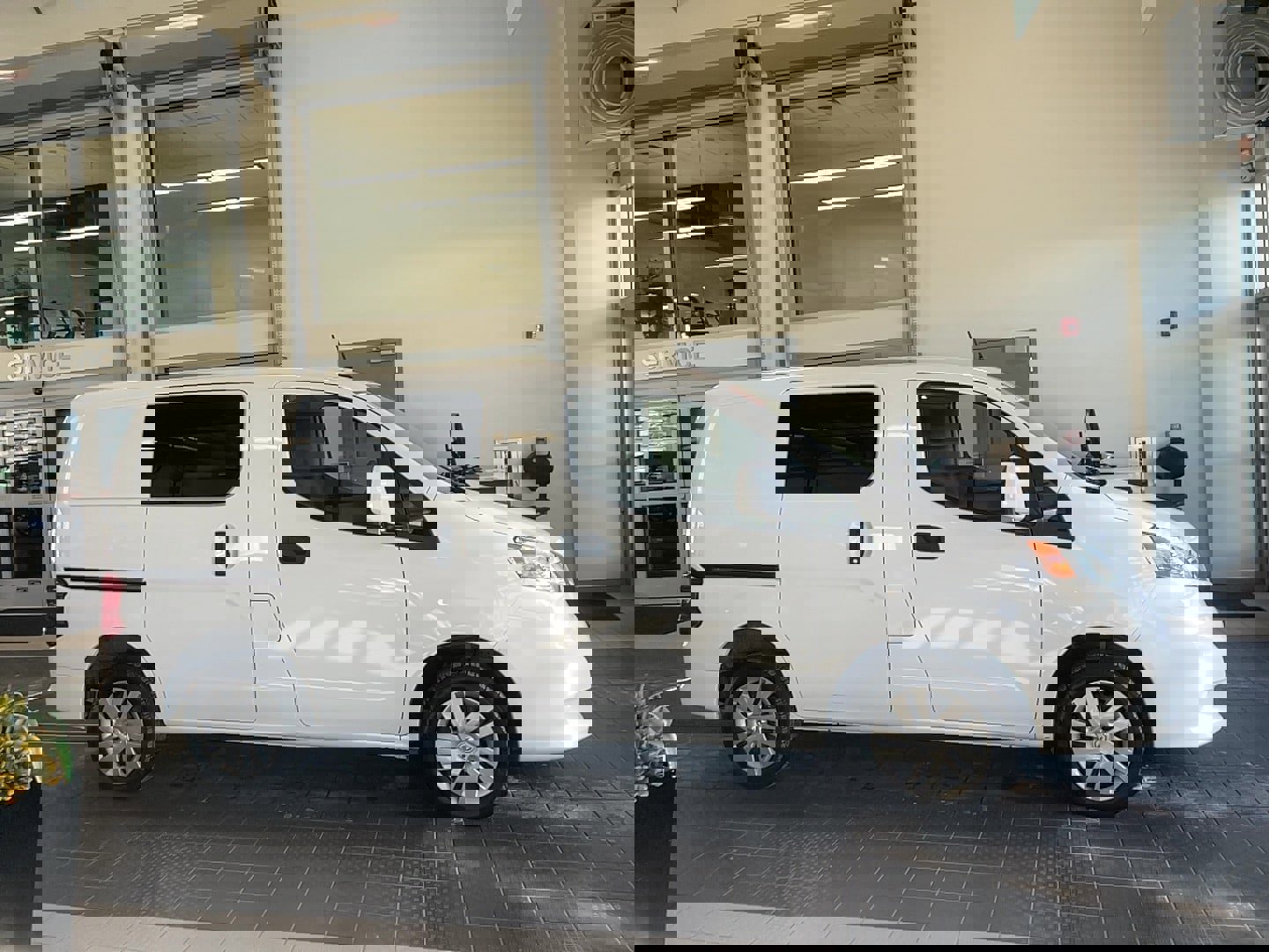Used 2021 Nissan NV200 SV w/ Sliding Door Glass Package image 4