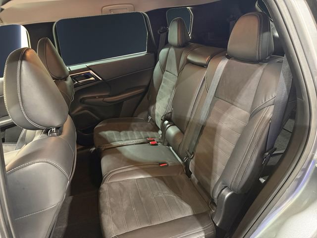 Used 2023 Mitsubishi Outlander SE image 13