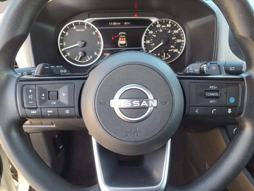 Used 2023 Nissan Rogue SV image 30